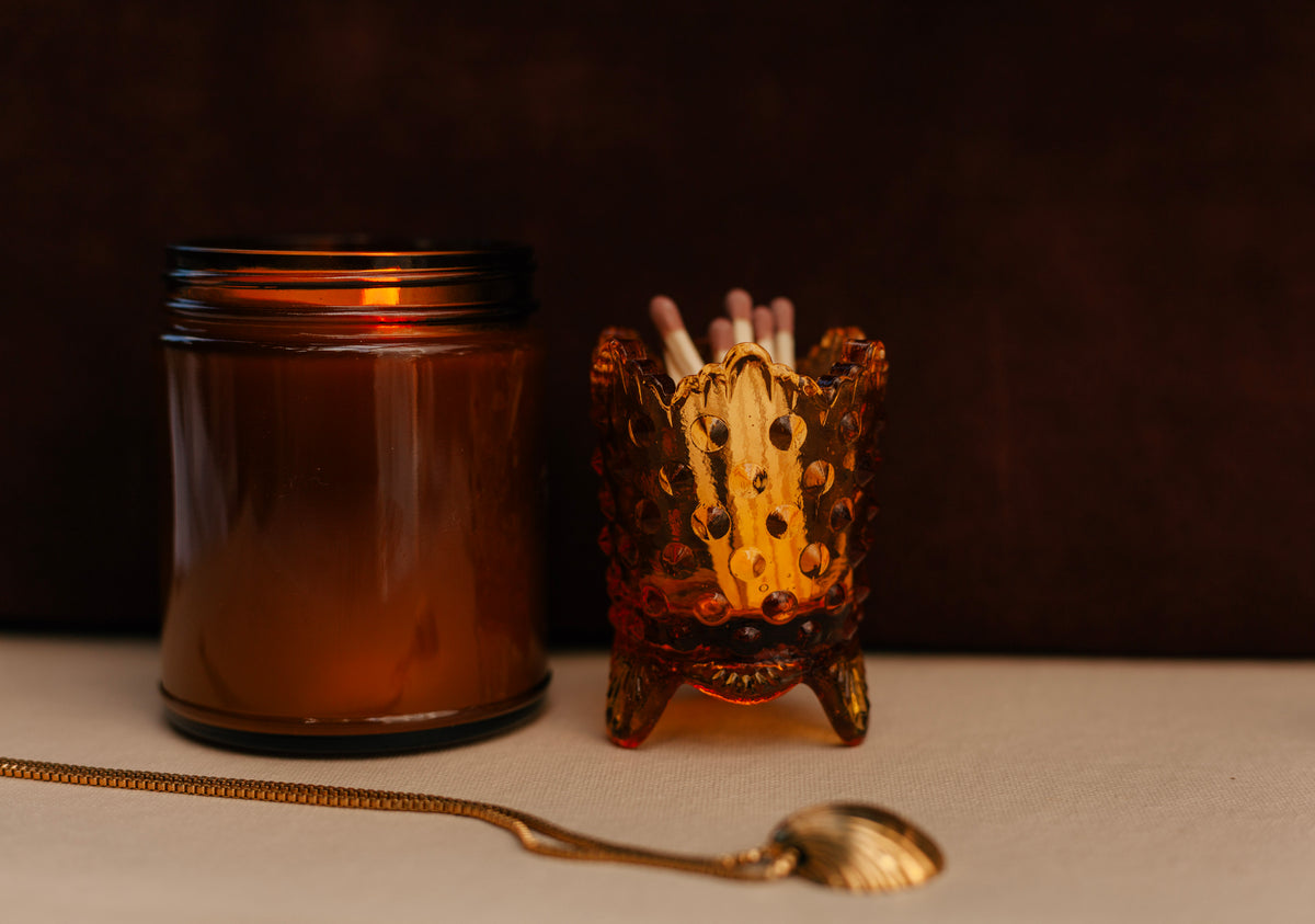 Theda Vintage Match Holder